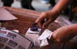 El día de la votación en boca de urnas, los primeros datos indicaban que Marito ganaba, a primera hora, por 18 puntos; al mediodía 17 puntos y luego 12 puntos