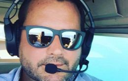 Víctor Mones Coro, fundador de American Charter Services (ACS) con sede en Florida, fue acusado junto con El Aissami por fiscales federales de Nueva York